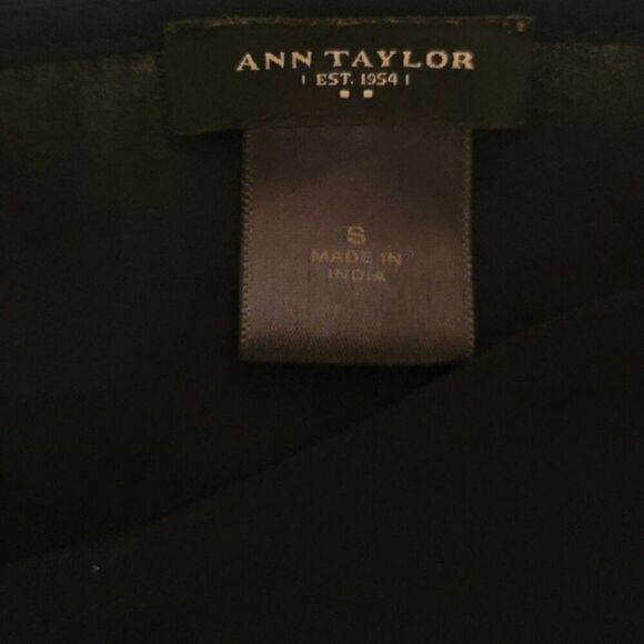 Ann Taylor Black Pleated Shoulder Long Sleeve Shirt Size S - Picture 6 of 8